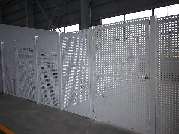 沖孔板倉(cāng)庫(kù)隔離網(wǎng) 沖孔板倉(cāng)庫(kù)隔離網(wǎng)