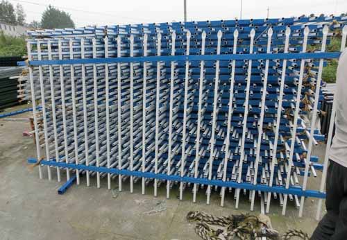 現(xiàn)貨鋅鋼護(hù)欄 現(xiàn)貨鋅鋼護(hù)欄