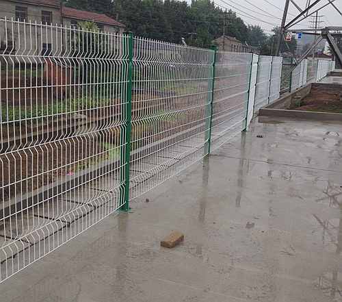 桃形柱護(hù)欄網(wǎng) 桃形柱護(hù)欄網(wǎng)